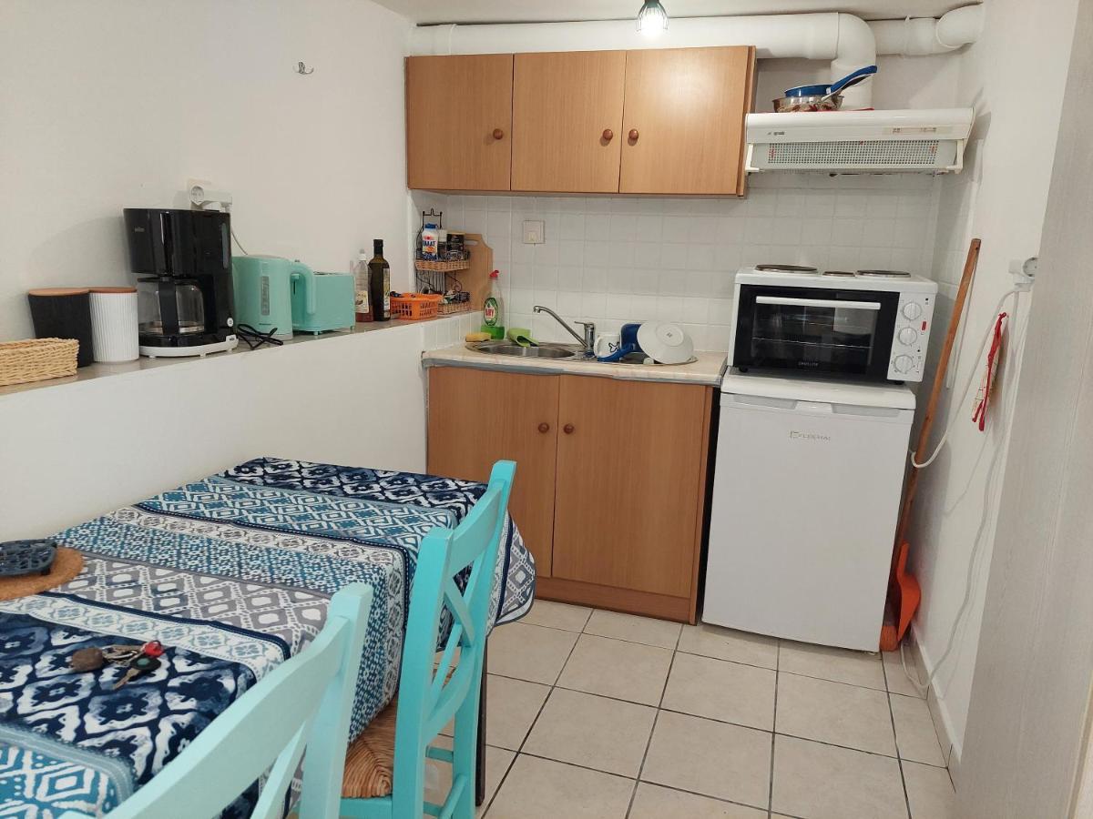 Artemis Ermoupoli Centre Appartement Pour Petit Budget Backpackers Exteriör bild