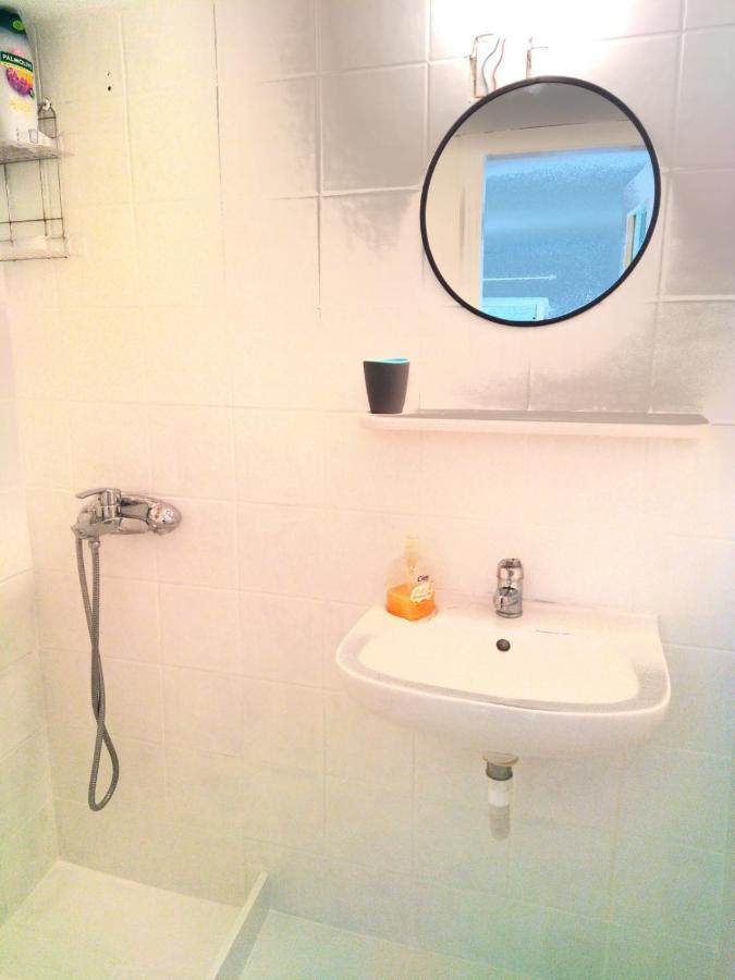 Artemis Ermoupoli Centre Appartement Pour Petit Budget Backpackers Exteriör bild