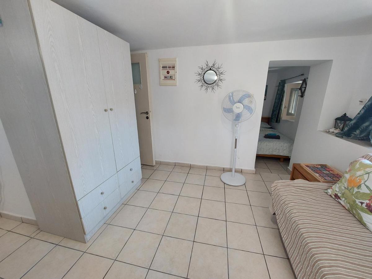 Artemis Ermoupoli Centre Appartement Pour Petit Budget Backpackers Exteriör bild